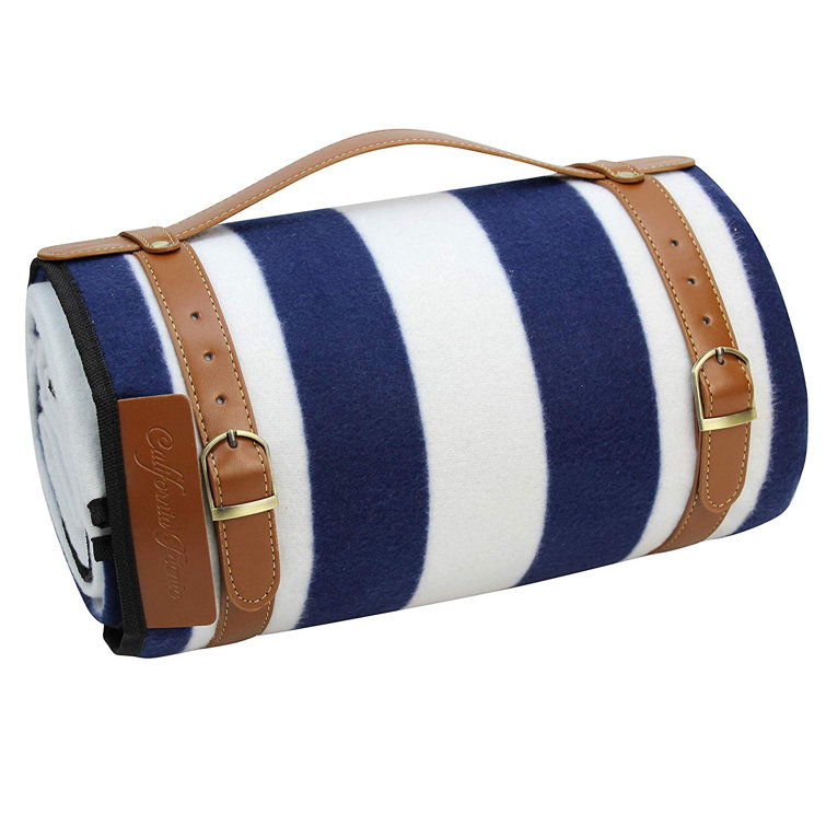 Arlmont & Co. Insulated Picnic Blanket Wayfair.ca